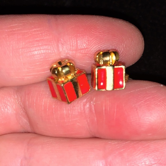 Little Red Wrapped Present Earrings - Picture 1 of 2
